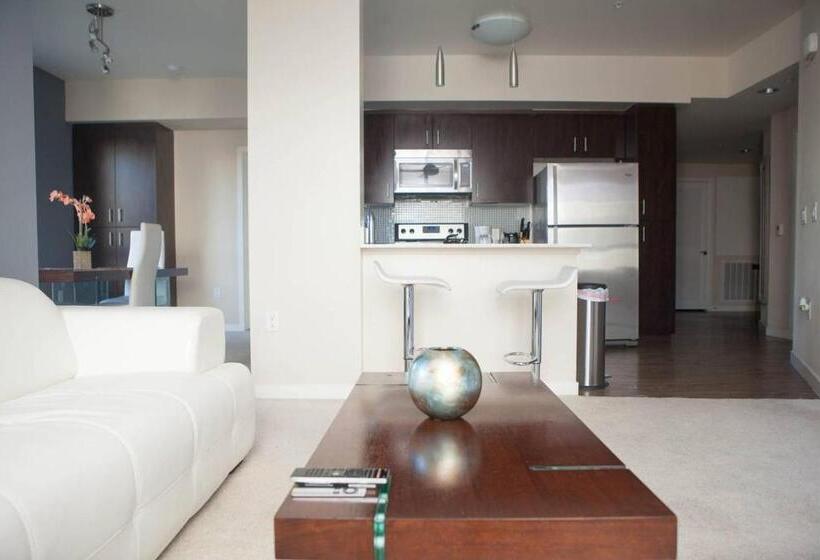 침실 1개 발코니 아파트, Central Apartment