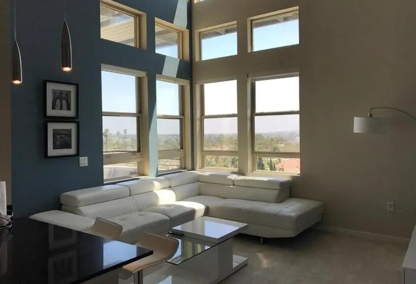 1ベッドルームペントハウスアパート, Central Apartment