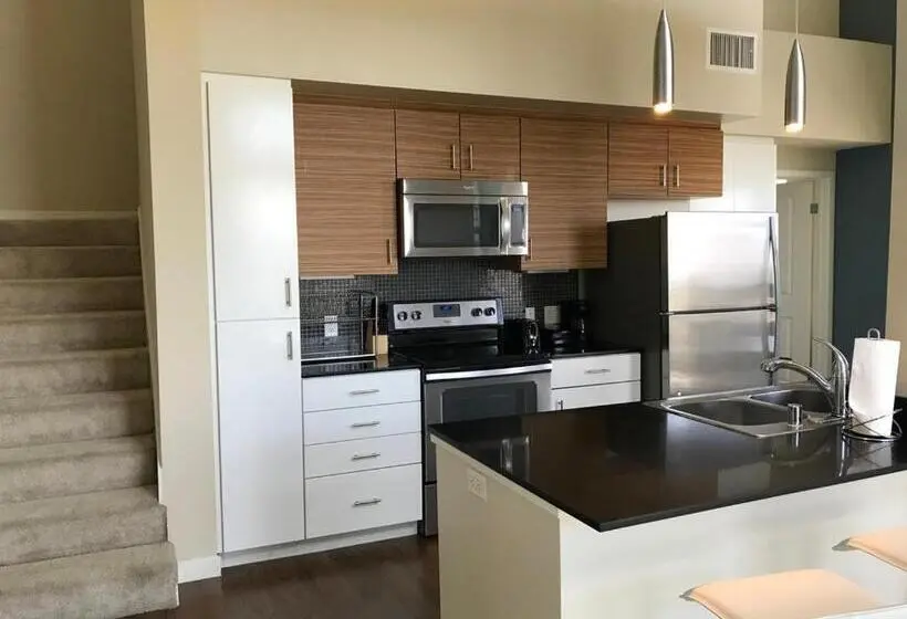 1ベッドルームペントハウスアパート, Central Apartment
