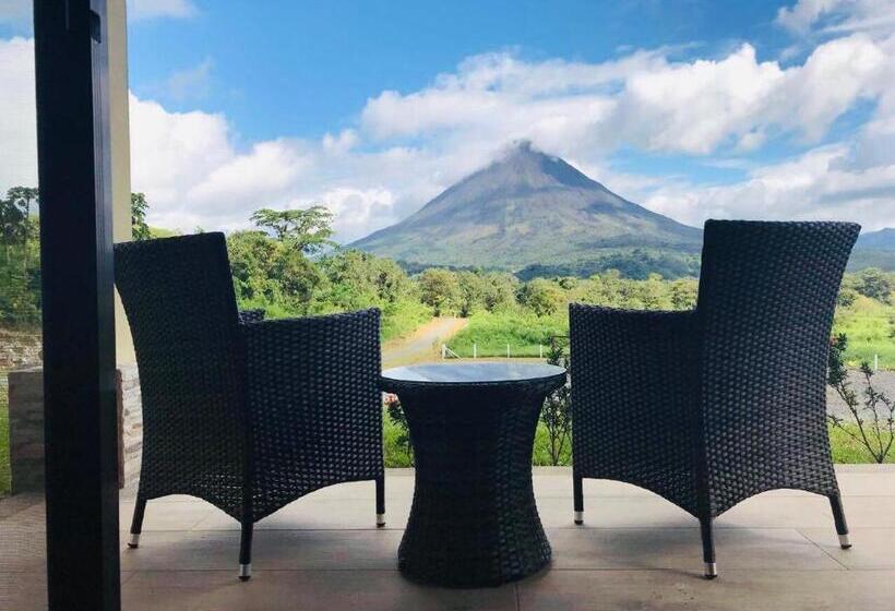 可观景的套房, Arenal Roca Suites