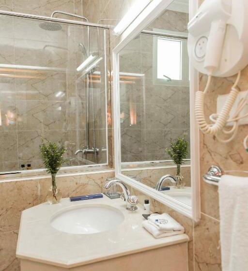 اتاق لوکس, Cap Kivu