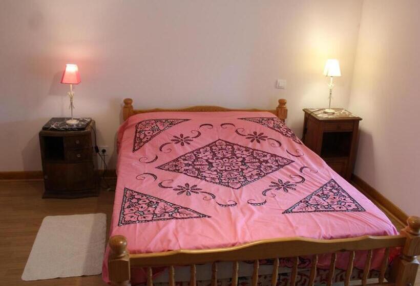 منزل غرفة نوم واحدة, Gîte Familial Avec Cheminée, Ping Pong, Près De La Grotte De Tourtoirac Et Du Château De Hautefort