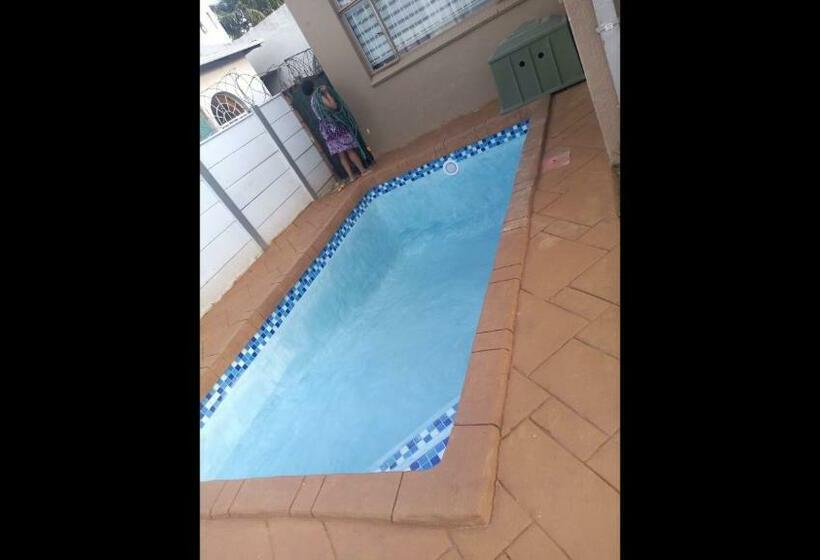 غرفة عائلية, Patzerella's Cozy Nest