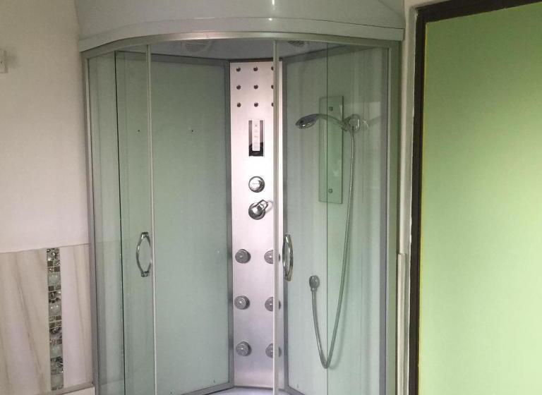 غرفة عائلية, Patzerella's Cozy Nest