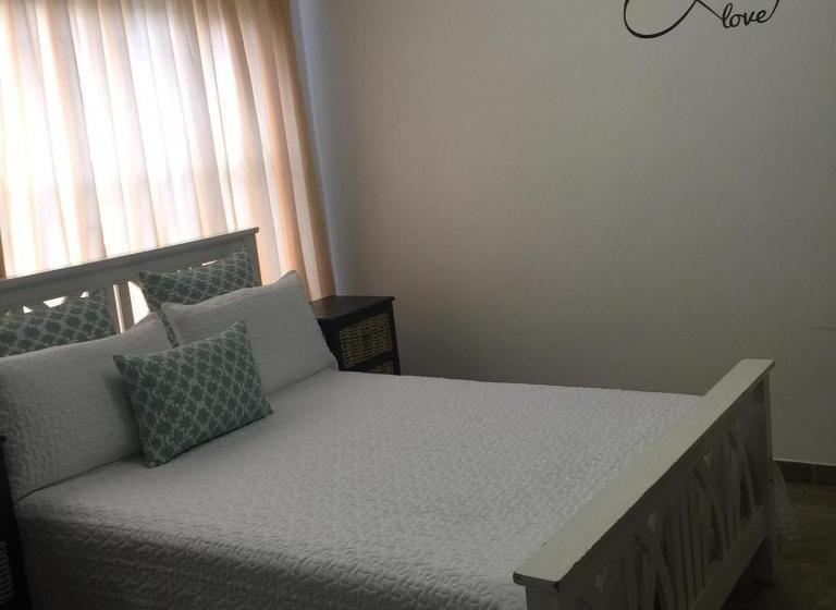 غرفة عائلية, Patzerella's Cozy Nest