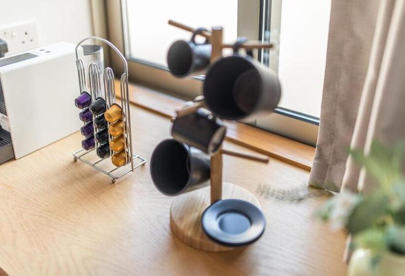 Deluxe-huone Parveke, Rooms Unique Staying In Paphos Centre