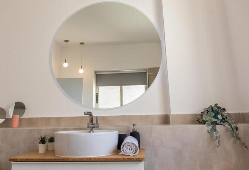 جناح سرير كينج, Rooms Unique Staying In Paphos Centre