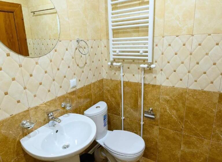 اتاق استاندارد سه نفره, Aga