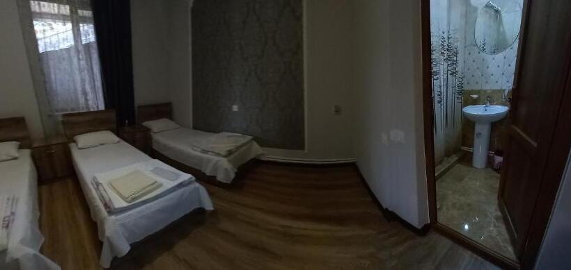 اتاق استاندارد سه نفره, Aga