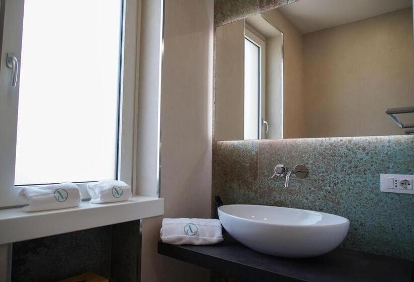 Четырехместный Номер Стандарт с Балконом, Aurelia Sea View