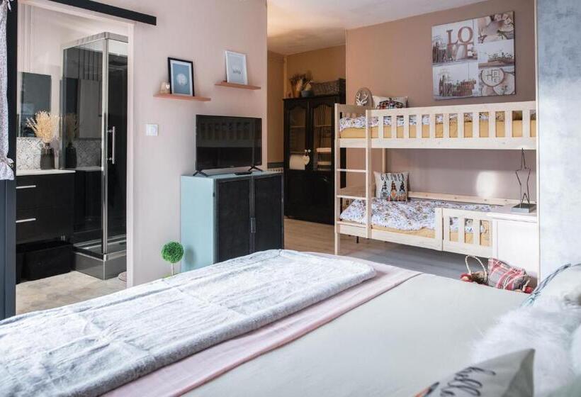 スタンダード4人部屋, La Norélie