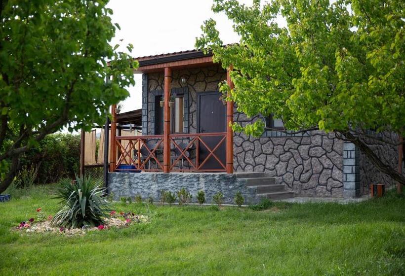 Номер Стандарт Вид на Горы, Noravank L And L