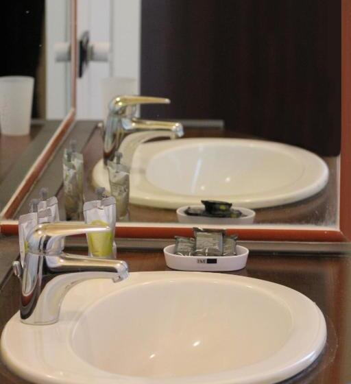 标准三人间, 4 Venti