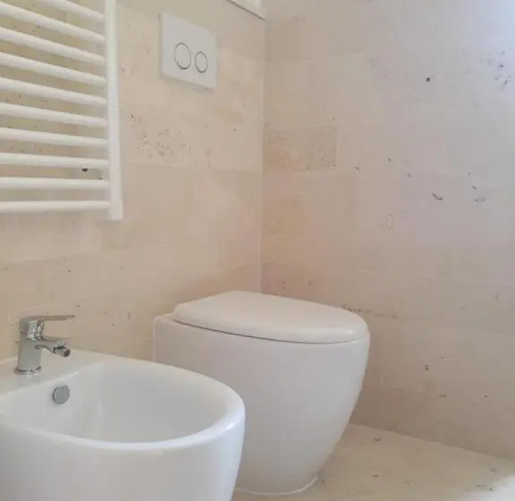 اتاق لوکس, Henry Agriturismo Manfredonia