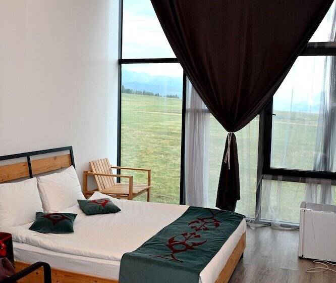 חדר דלוקס, Kaghni