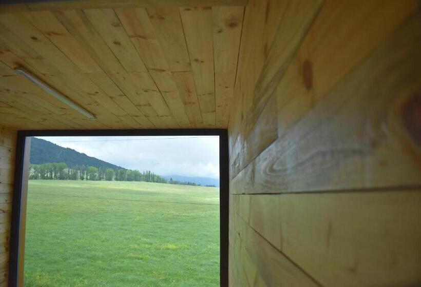 חדר לארבעה סטנדרטי עם מרפסת, Kaghni