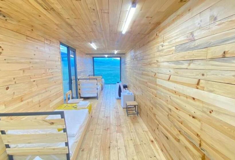 חדר לארבעה סטנדרטי עם מרפסת, Kaghni