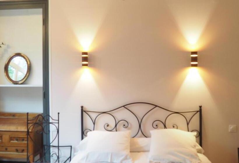 Четырехместный Номер Стандарт, La Garenne De Morestel