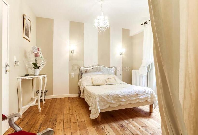 Номер Стандарт, La Garenne De Morestel