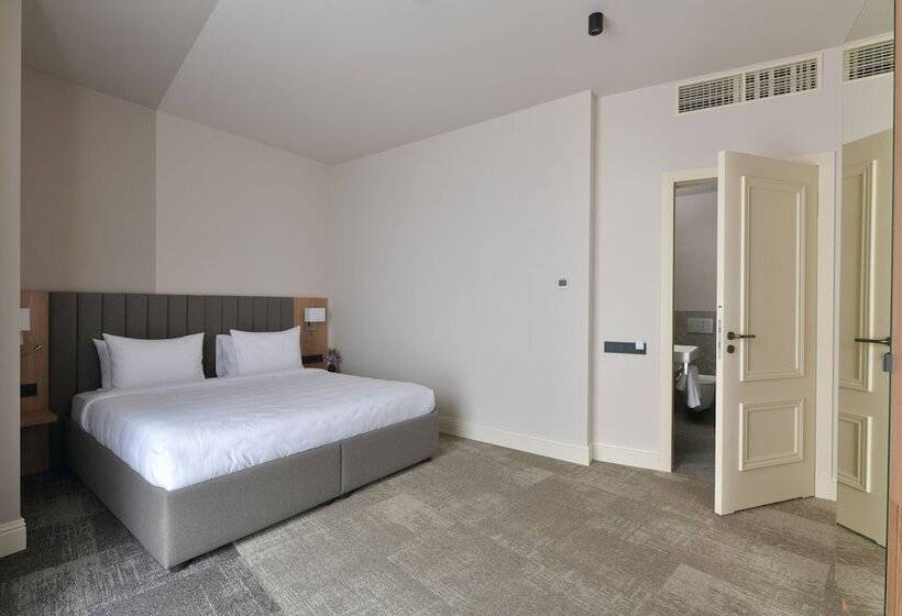 اتاق استاندارد, Maestral