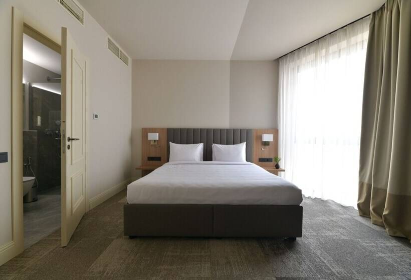 اتاق استاندارد, Maestral