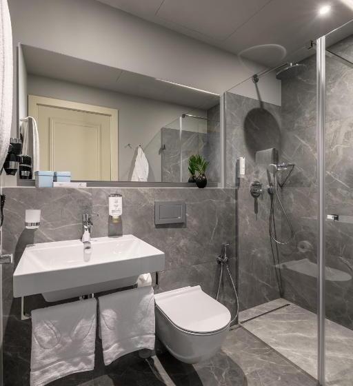 اتاق استاندارد, Maestral