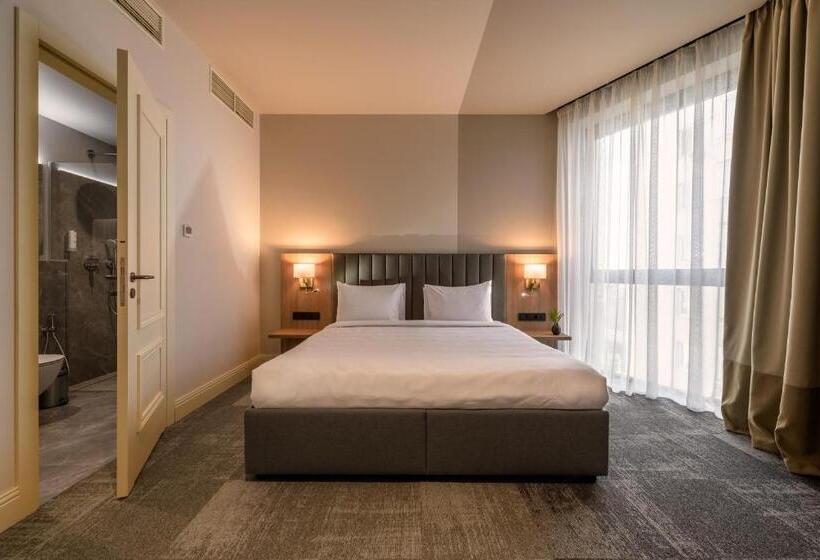 اتاق استاندارد, Maestral