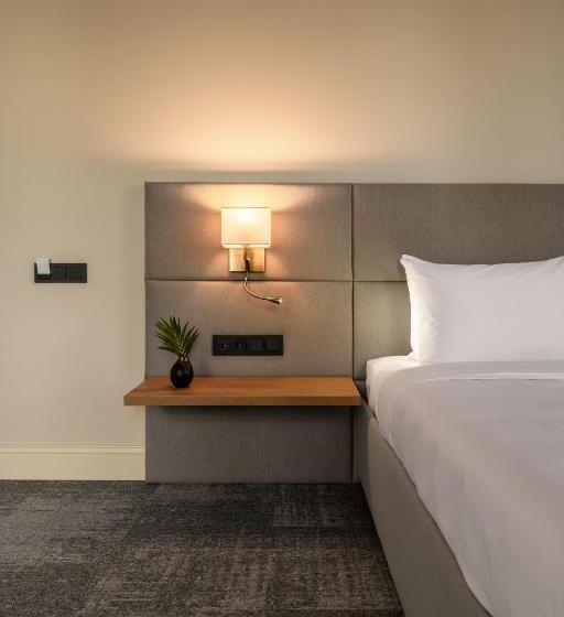 سوییت جونیور, Maestral