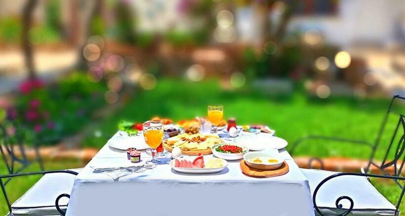 Номер Стандарт Вид на Сад, No 10