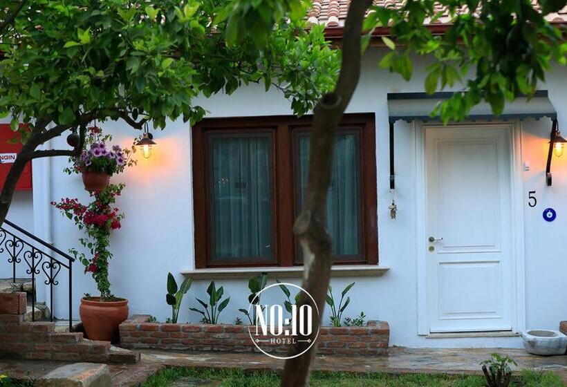 Номер Стандарт Вид на Сад, No 10