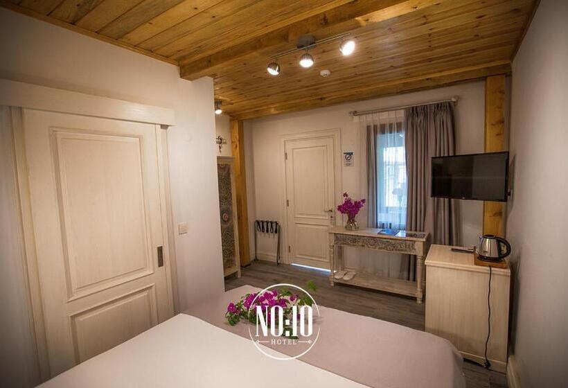 Номер Стандарт Вид на Сад, No 10