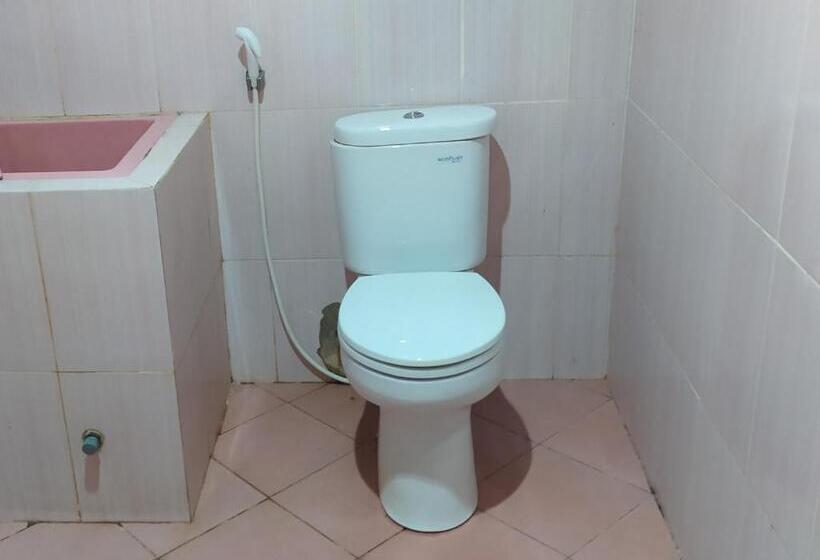 غرفة قياسية, Oyo 90490 Hotel Nyi Rindang