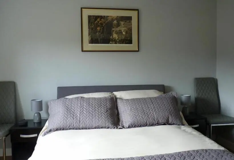 سوییت, Tanleys B&b