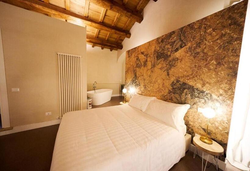 سوییت لوکس, Ginevra Boutique Rooms Palazzo Leosini Residenze D Epoca