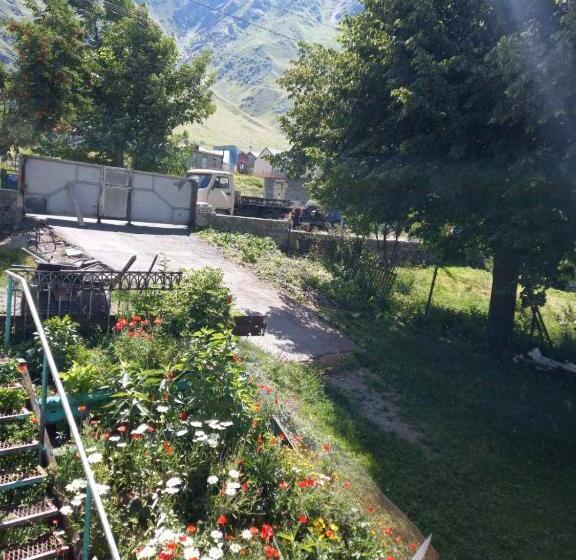 اتاق استاندارد سه نفره, Mountain Heart