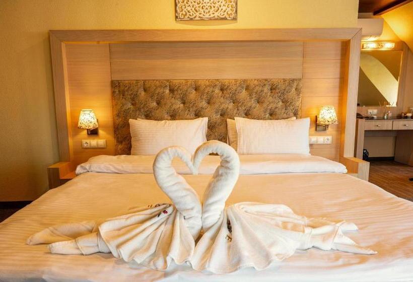 Estudio Superior, Boutique Hotel Provence бутик хотел прованс