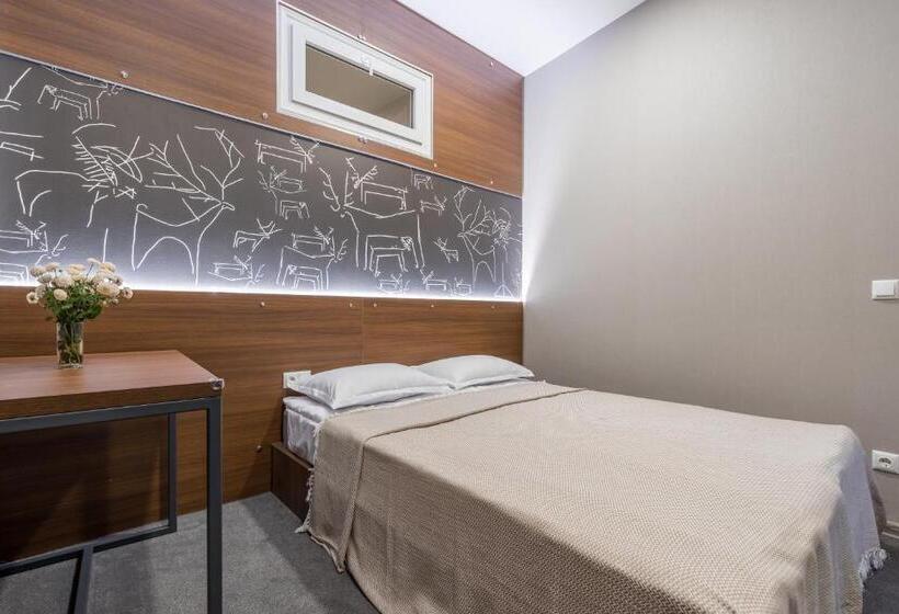 エコノミールーム, History • სასტუმრო ისტორია