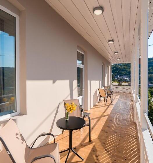 スタンダードルーム, History • სასტუმრო ისტორია