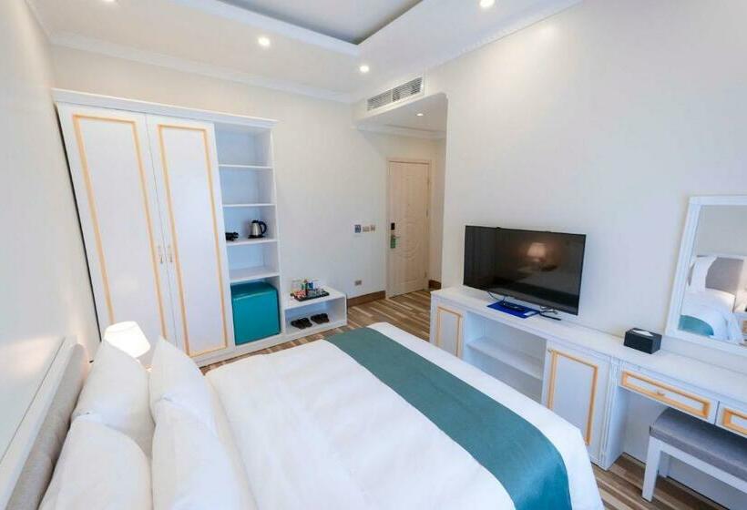 اتاق سوپریور, Minh Long