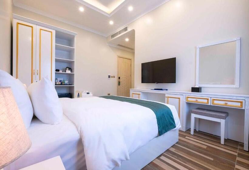 اتاق سوپریور, Minh Long