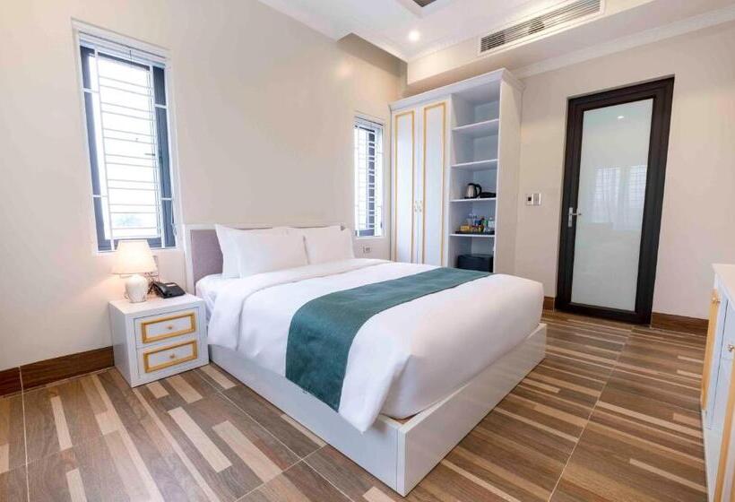 اتاق سوپریور, Minh Long