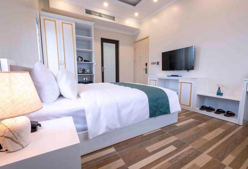 اتاق سوپریور, Minh Long