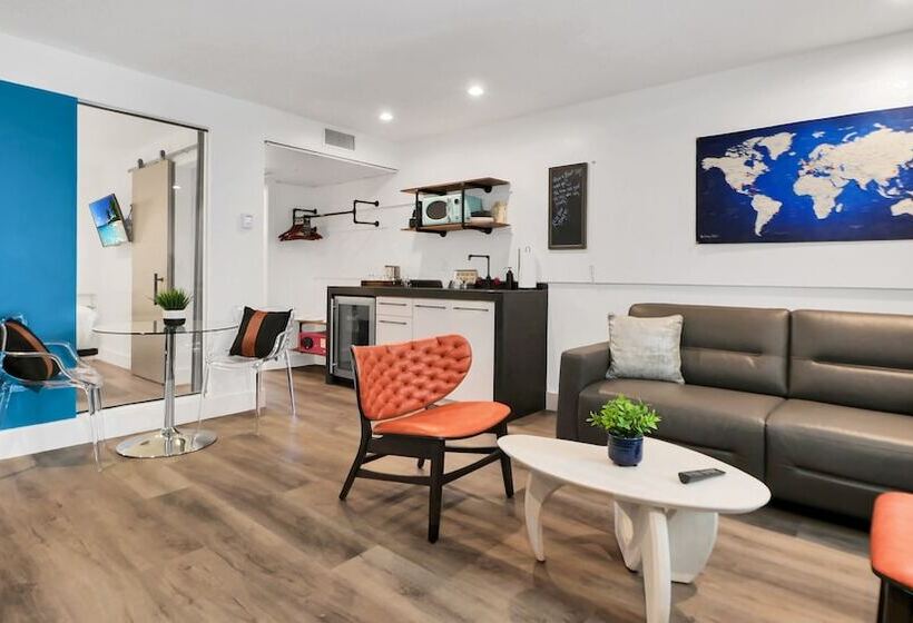 جناح سرير كينج, The Saint