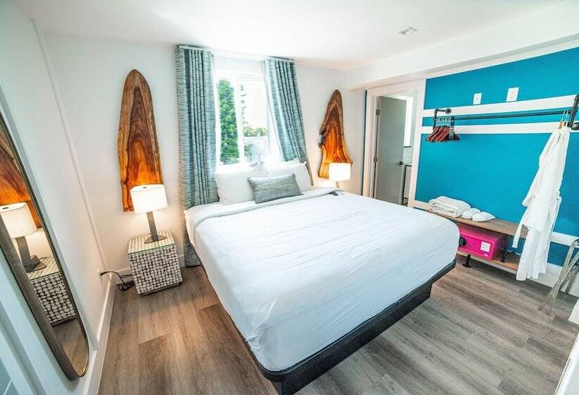 带大床的套房, The Saint