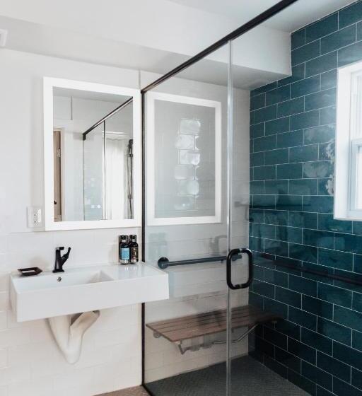 إستوديو قياسى, The Saint