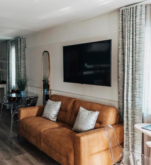 إستوديو قياسى, The Saint