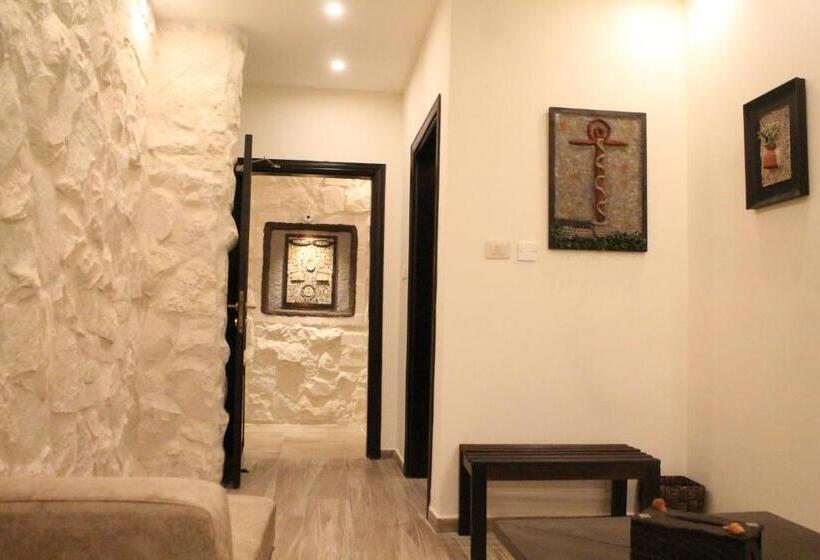 سوییت خانوادگی, Mount Nebo Hotel & Restaurant Madaba City Center