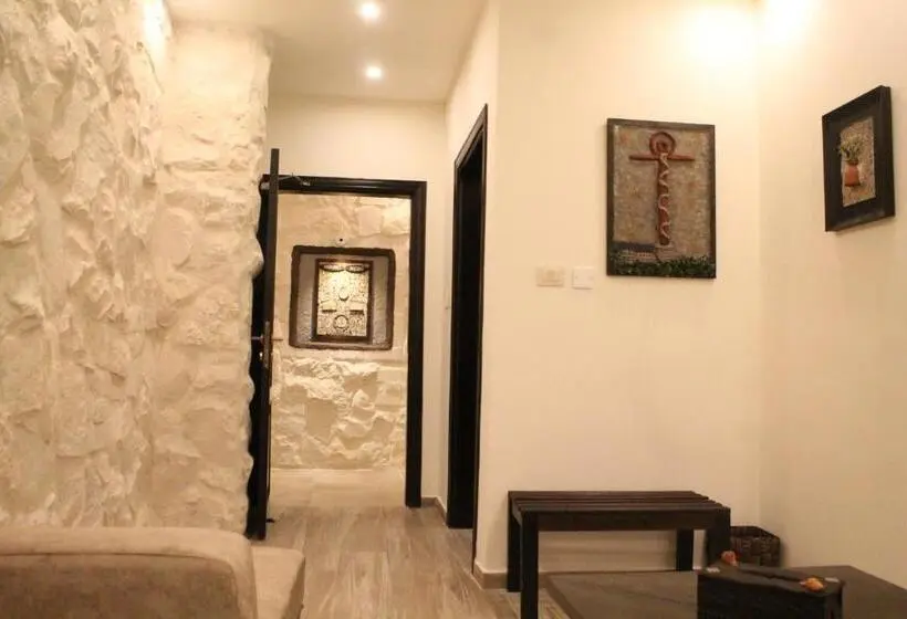 سوییت خانوادگی, Mount Nebo Hotel & Restaurant Madaba City Center