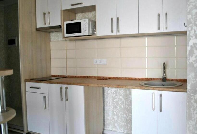 スタンダードスタジオ, Apart Hotel Sky