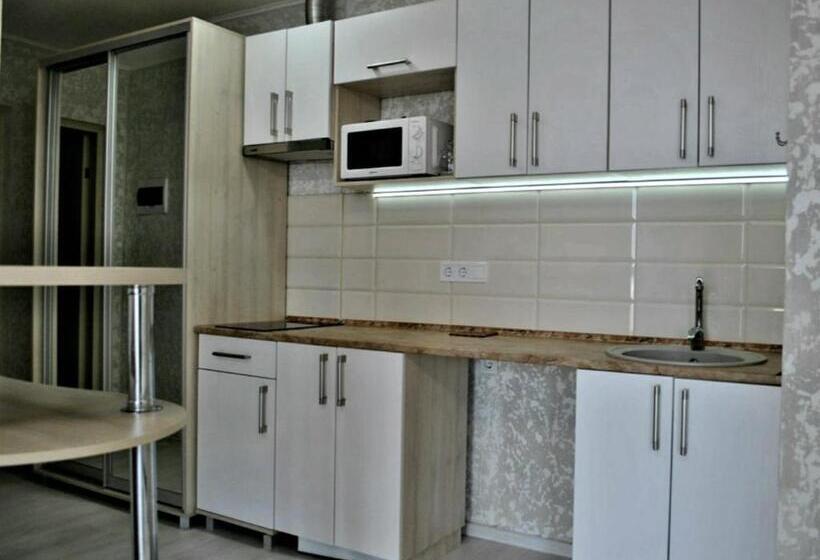 スタンダードスタジオ, Apart Hotel Sky